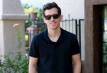 How to Wear Socks with Shorts: Tips to Make You Look Smart How to Wear Socks with Shorts